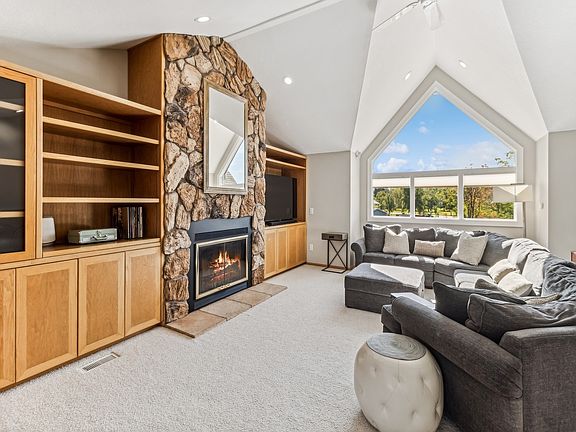 2nd image of 1295 S Willow Cir