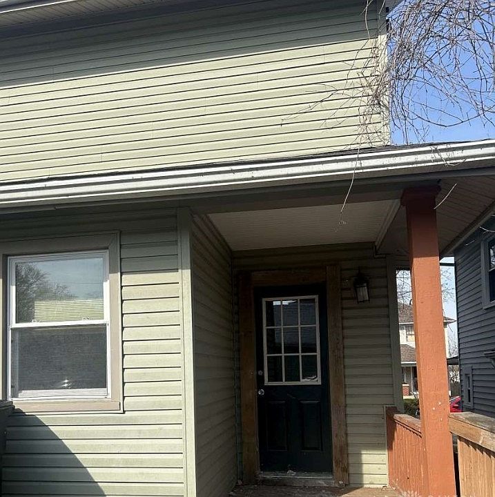 1st image of 858 Carlisle Ave