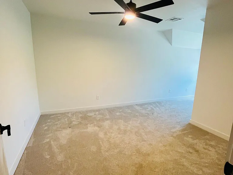 4108 N Indiana Ave — Photo 31