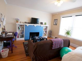 1114 Davis St APT 2, Evanston, IL 60201