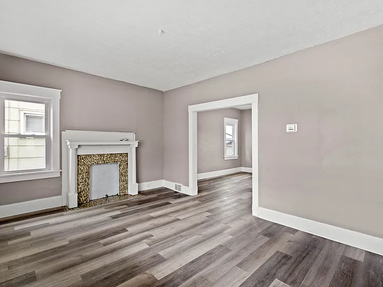 1108 Main St — Photo 3