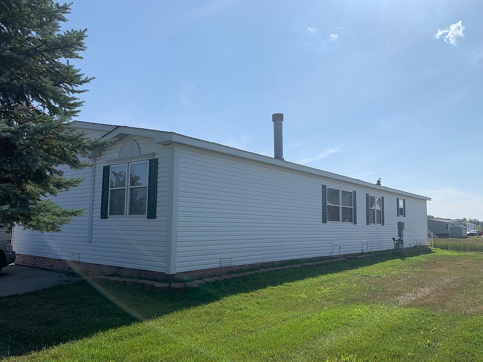 2nd image of 58883 Meadow Creek Blvd