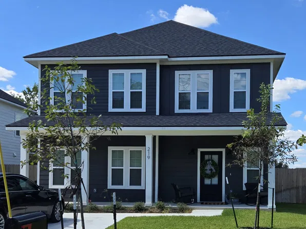 221 Richards St, College Station, TX 77840