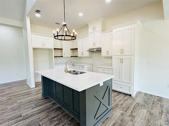 4th image of 3208 Whitetail Dr