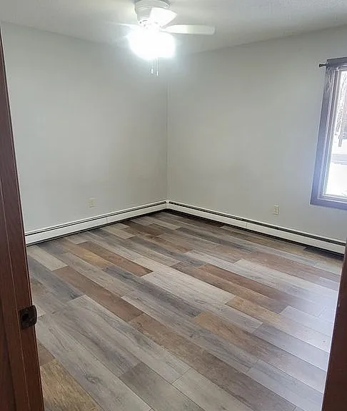 419 & 427 Bryant Ave NW — Photo 16