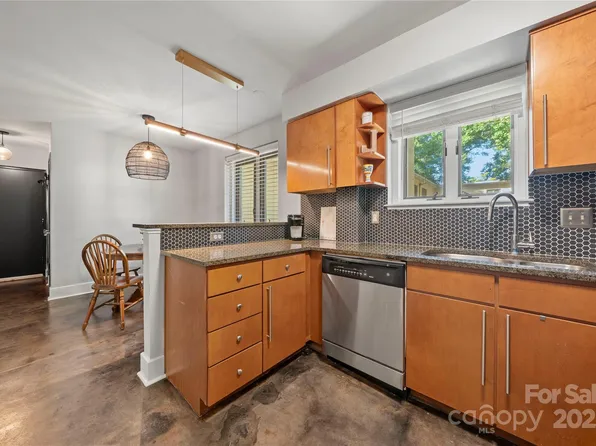 207 N Dotger Ave APT C17, Charlotte, NC 28207