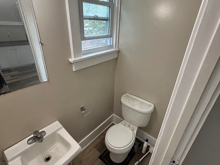 84 Canterbury Rd — Photo 5
