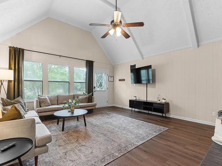1100 Kenwood Dr — Photo 5