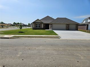 403 Phyllis Farm Rd, Prairie Grove, AR 72753