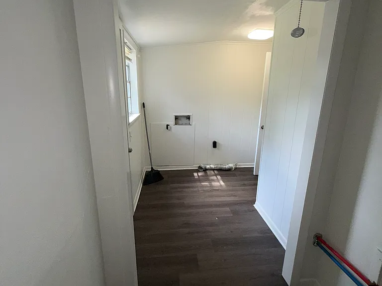 2123 Maple St — Photo 9