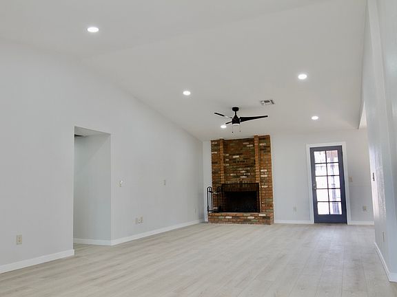 4th image of 16801 N 45th Pl