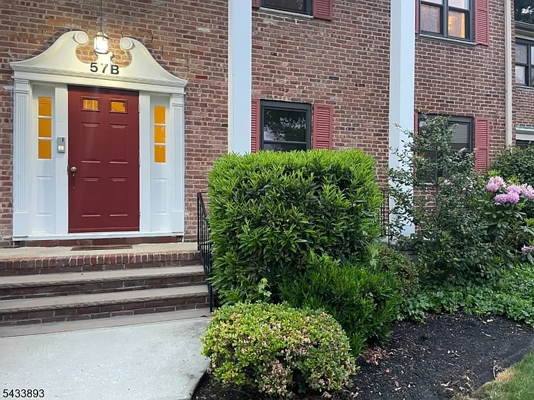 57B Sandra Cir #4 — Photo 2