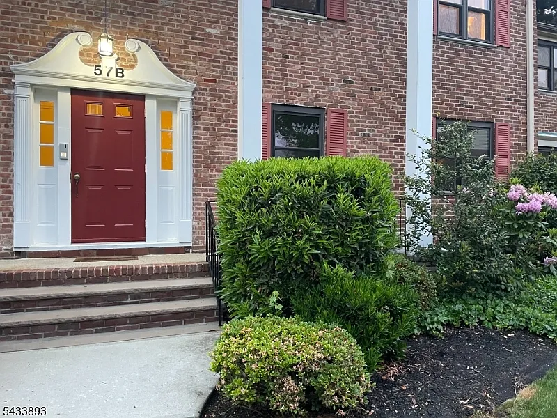 Building Photo - 57B Sandra Cir #4