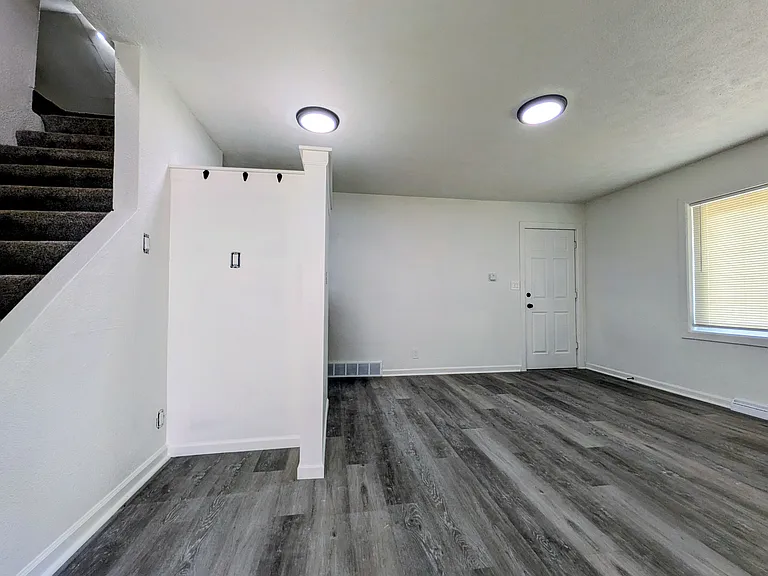 822 8th Ave #4 — Photo 3
