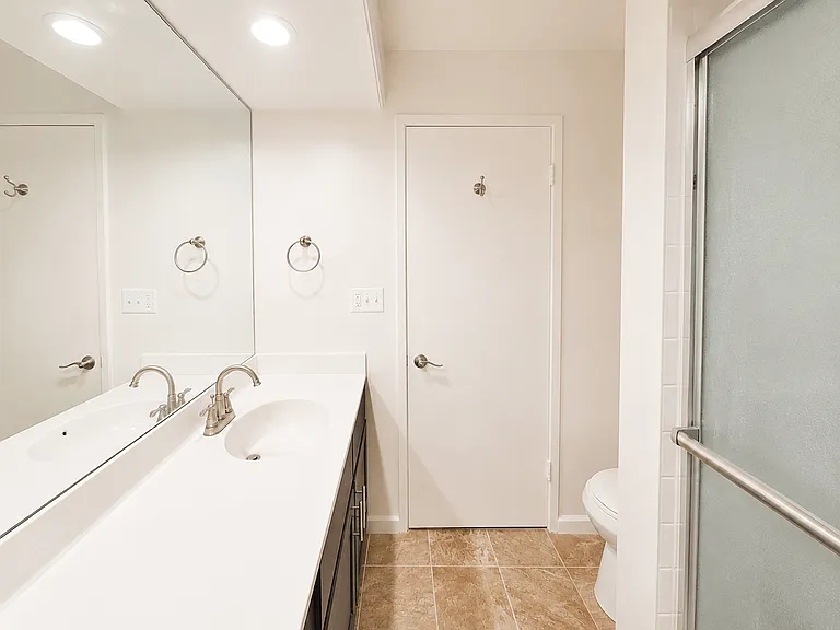 Lexington Hills Apartments — Photo 108
