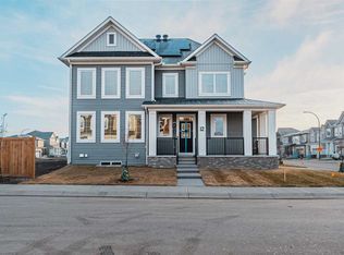 12 SW Cityside Cres NE, Calgary, AB T3N2N3