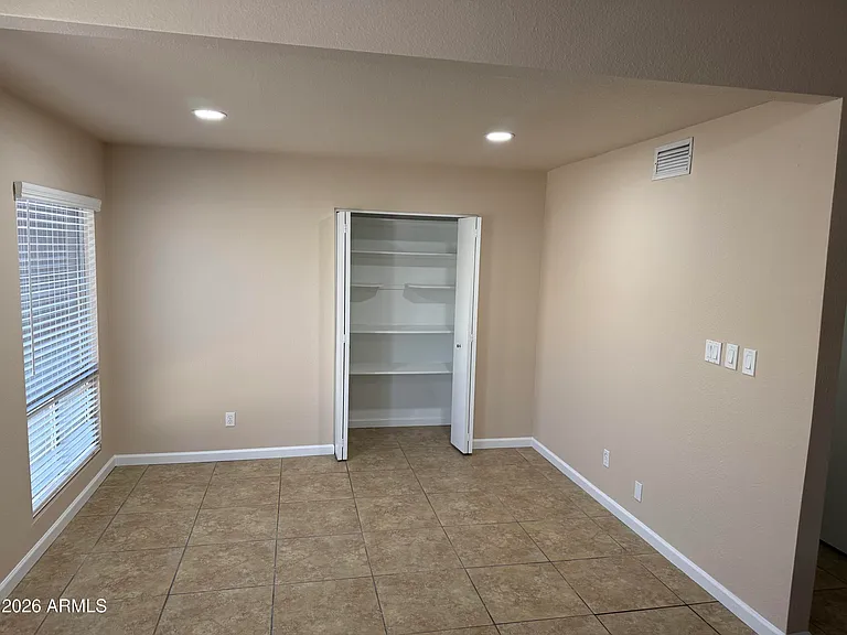 5138 W Vogel Ave — Photo 5