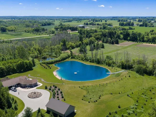 W985 Fur Farm ROAD, New Holstein, WI 53061
