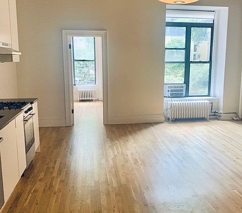 2nd image of 54 W 71st St APT 1R