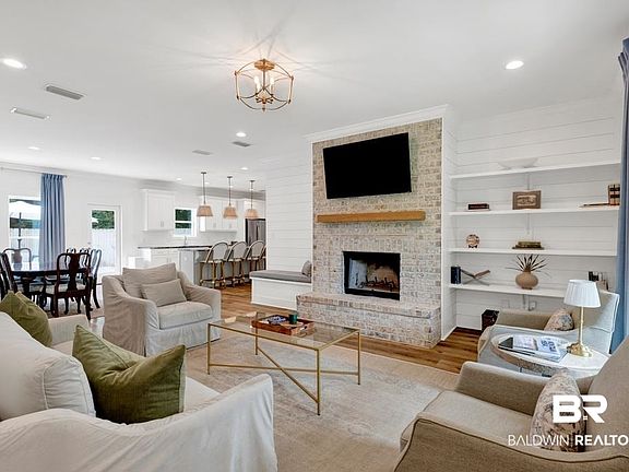 3rd image of 379 Pecan Ridge Blvd