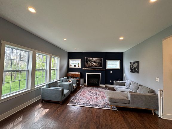 2nd image of 16053 River Ridge Trl