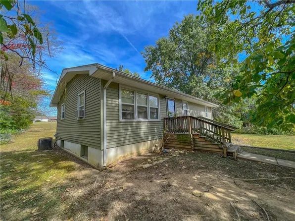 1017 W 13th St, Trenton, MO 64683