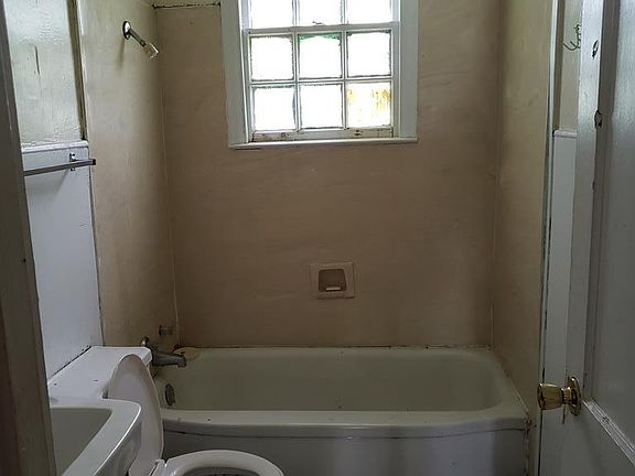 5th image of 2828-30 Little Ave