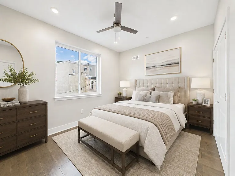 2449 Turner St — Photo 33