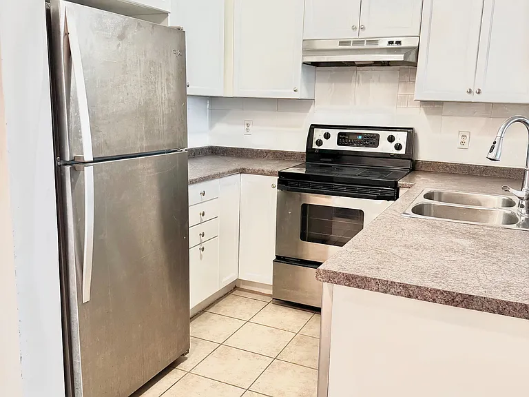 108 Finch Ave W #A21 — Photo 8
