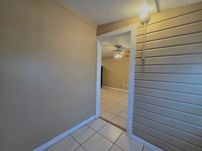 2253 Golfview St — Photo 8