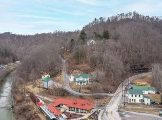 124 Bramwell Hill Rd, Bramwell, WV 24715