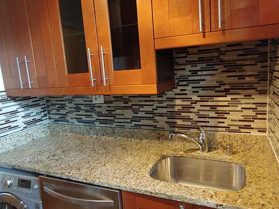 5th image of 254 N Thomas St APT 2