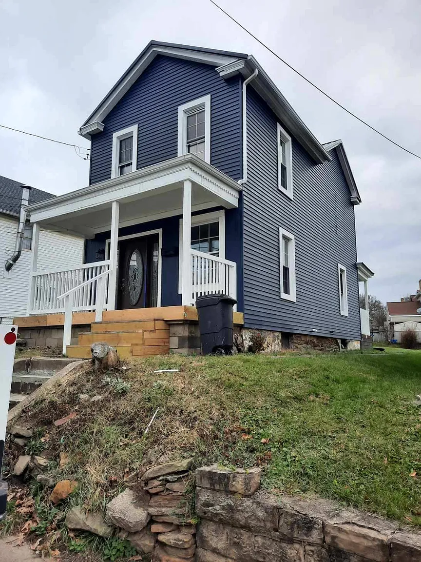 121 Lea St photo 1