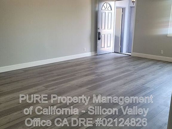 4th image of 204 Washington St APT 2