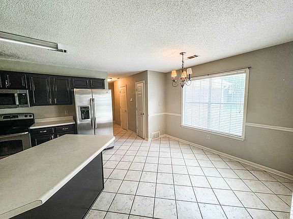 5th image of 1294 River Bank Dr