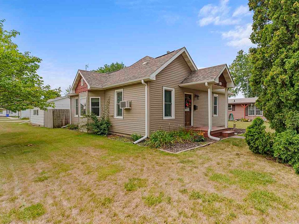 1121 E 3rd St, Washington, IA 52353 Zillow