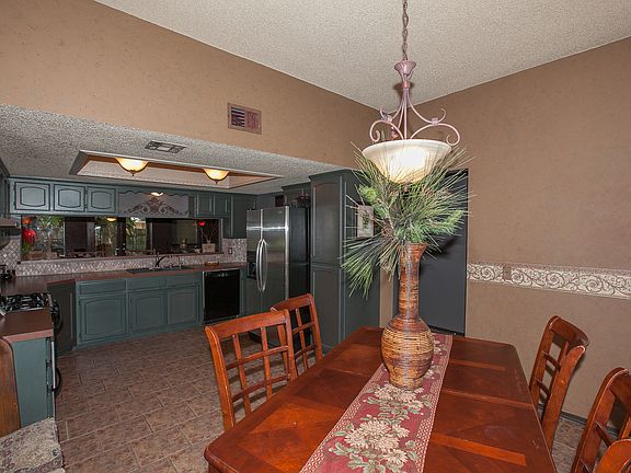 Breakfast Nook Open to Kitchen