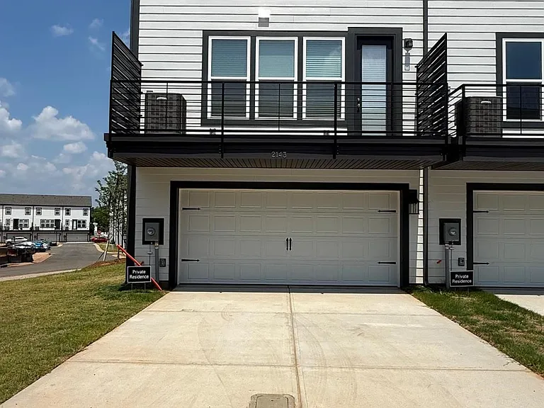 2143 Hawksworth Ln — Photo 6