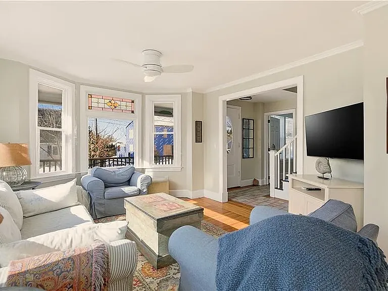 118 Center Ave — Photo 17