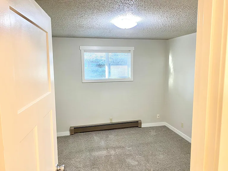 1727 NW Wall St #2 — Photo 11