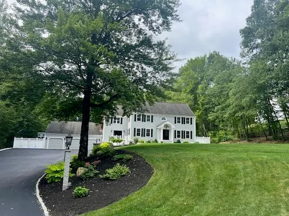 16 Wellesley Drive, Bedford, NH 03110