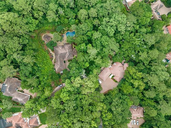 2nd image of 552 High Oaks Ct