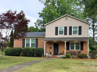1623 Paddock Cir, Charlotte, NC 28209