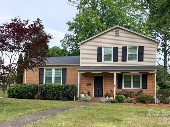 1623 Paddock Cir, Charlotte, NC 28209