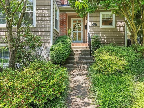 5th image of 820 Westover Ave