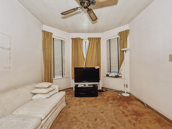 3rd image of 743 E 69th Pl