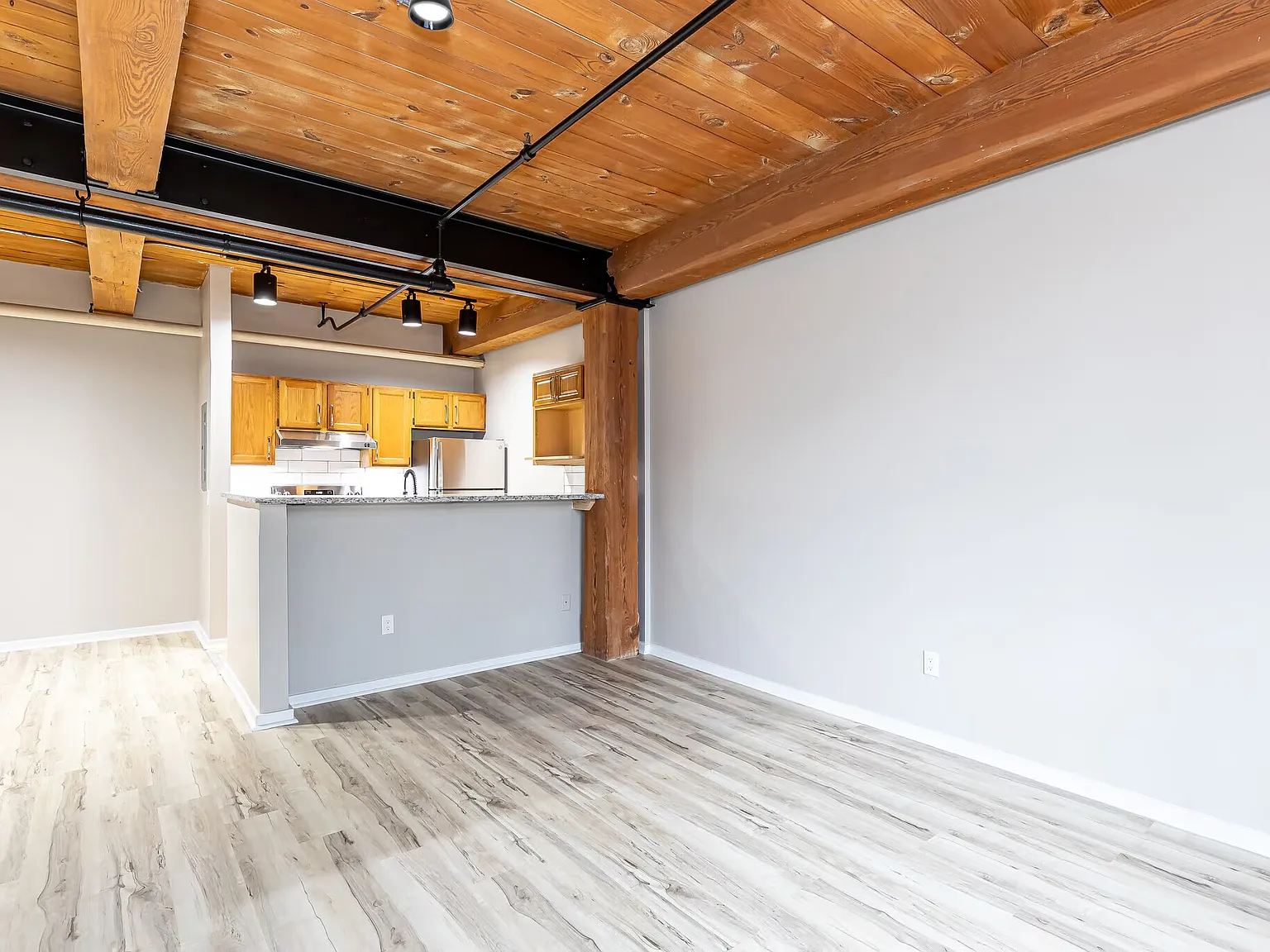 2 bed, 800 sqft, $1,650 — Photo 4