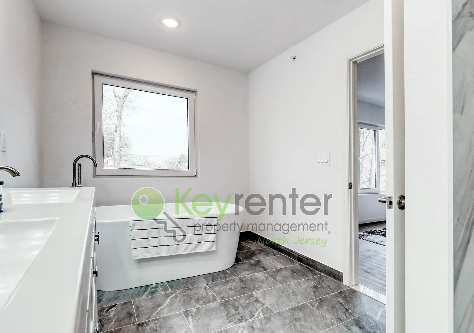 Modern New Construction 3 Bedroom Townhome with Garage & Driveway First Occupancy! — Photo 3