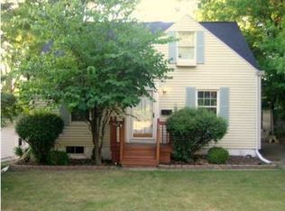 627 S Dexter Dr, Lansing, MI