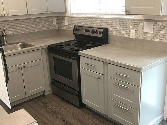 2nd image of 2025 Bellevue Way NE
